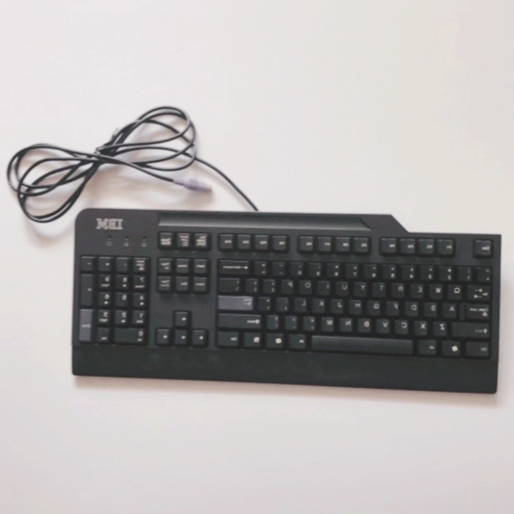 NWOT IBM KB-0225 Keyboard QWERTY PS/2